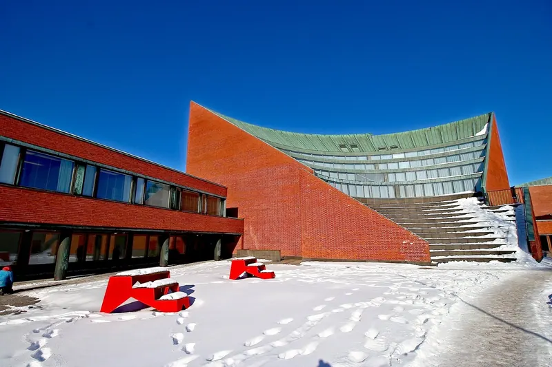 Espoo · campus d'Otaniemi (Alvar Aalto), l'amphithéâtre principal