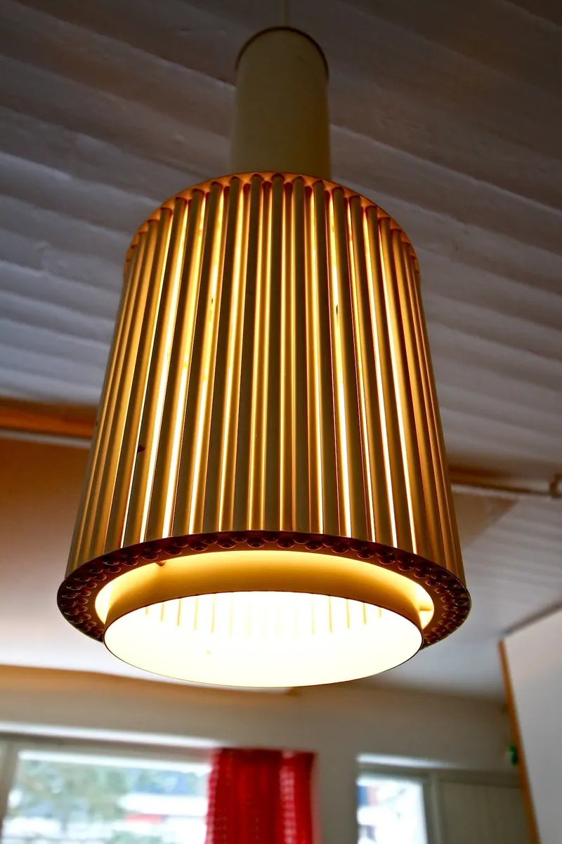 Atelier Aalto · suspension à lamelles de laiton