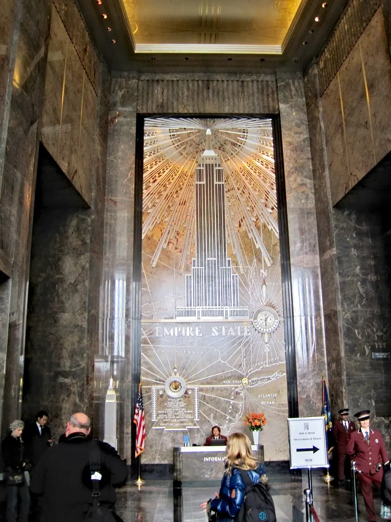 Empire State Building · le hall Art déco