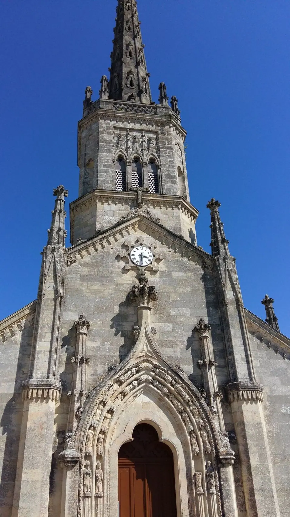 Église de Saint-Julien-Beychevelle, façade ouest