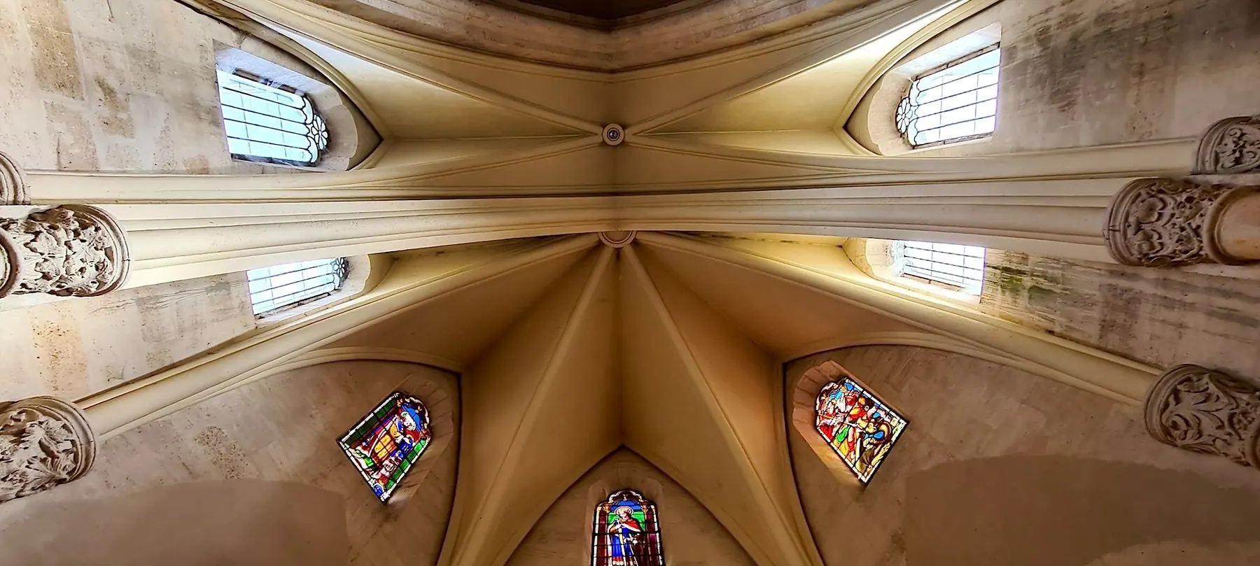 Voûte d'ogives vue à la verticale