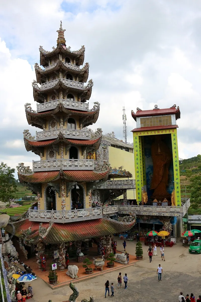 Đà Lạt · pagode Linh Phước, tour-clocher